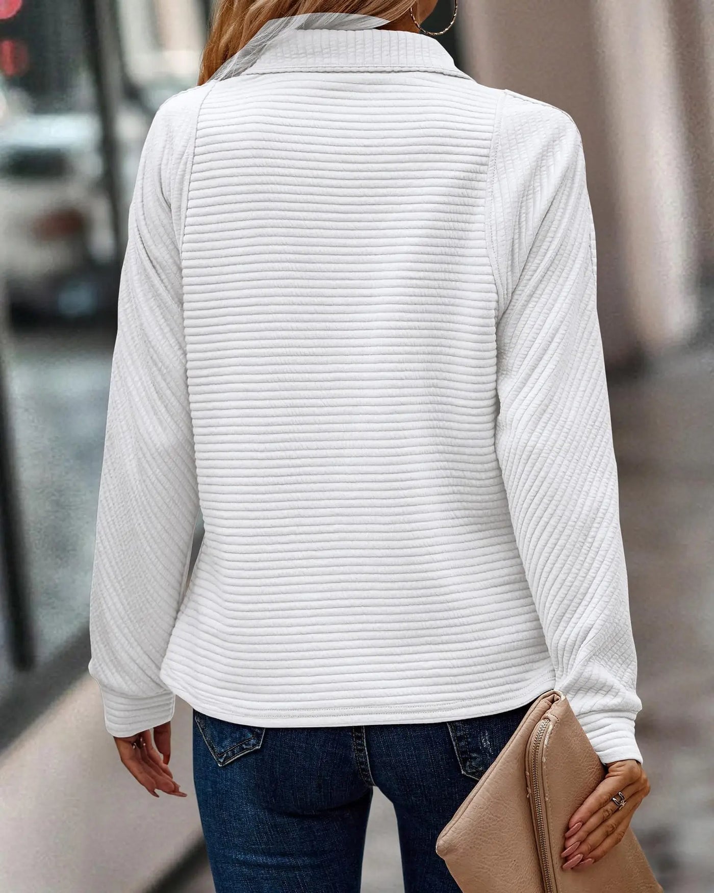 Viola Sweater - Elegant V-neck for a sophisticated look
